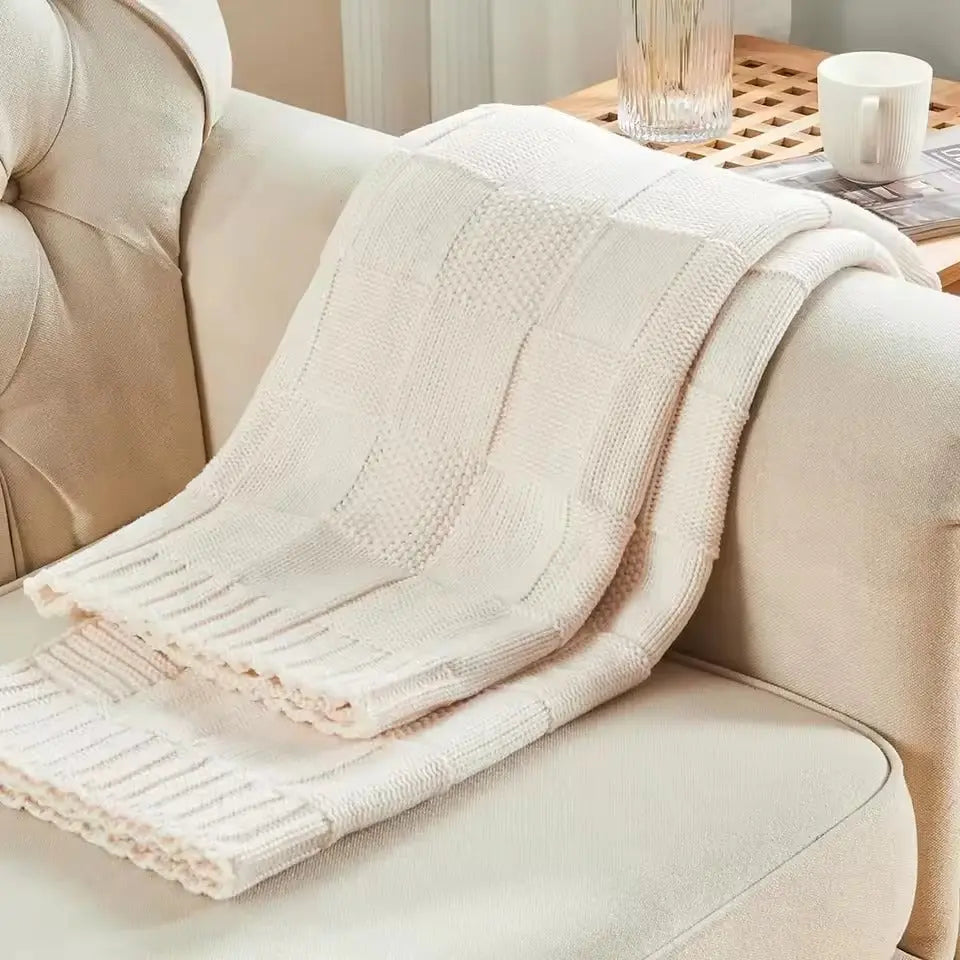 Knitted Throw Blanket with Textured Pattern and Ribbed Edges