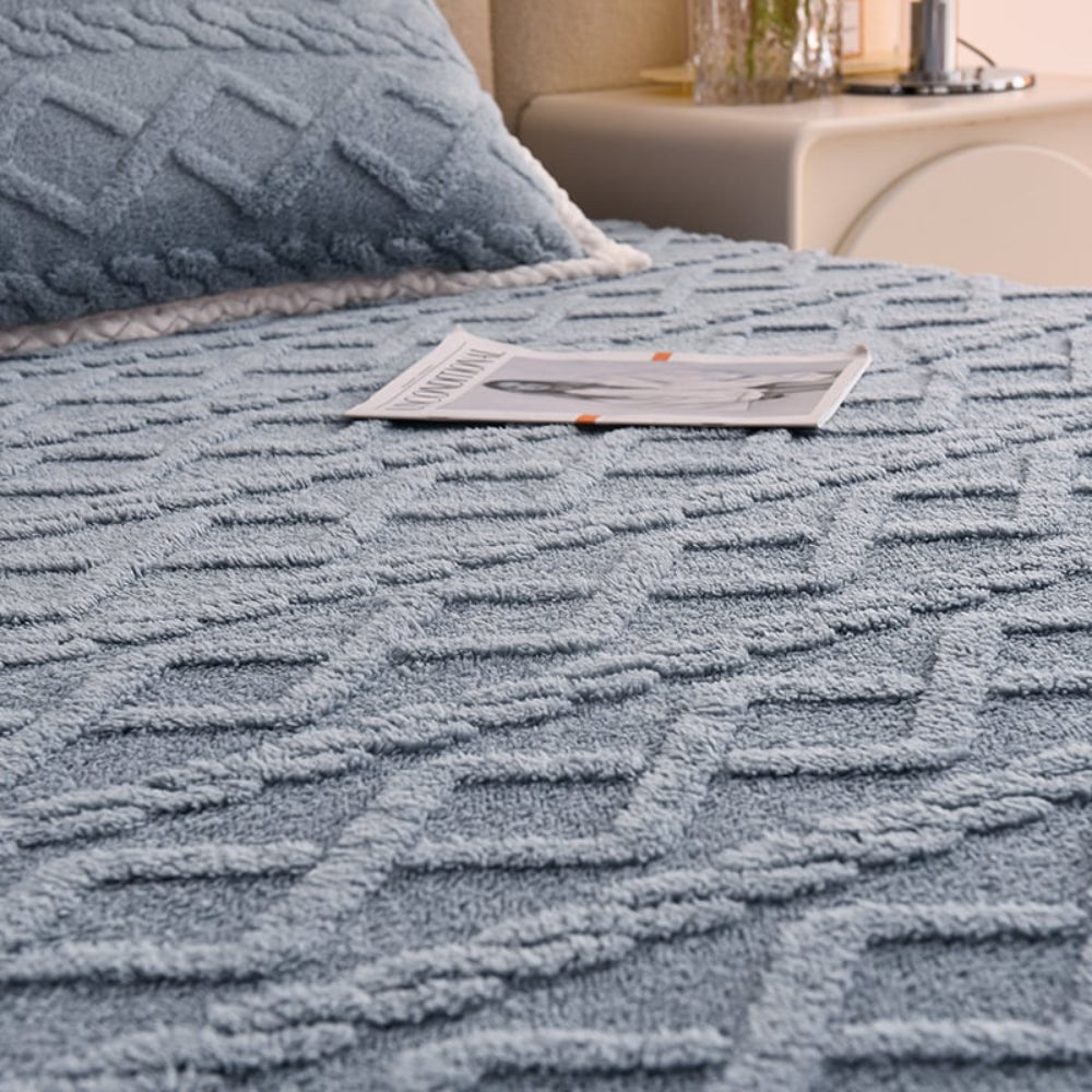 Velvet Mattress Protector with Fitted Skirt for Bed Protection